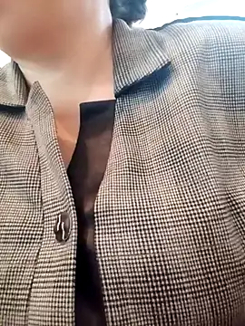 Uzhili online show from 10/29/25, 12:07