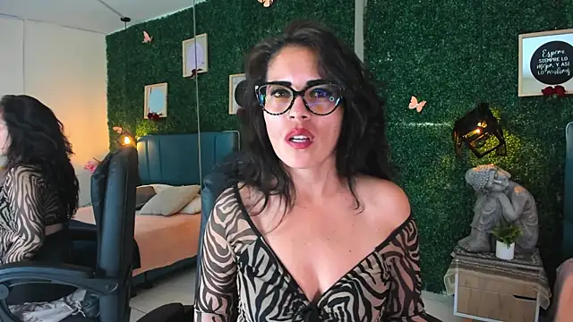 Linagh  online show from 10/27/25, 05:17