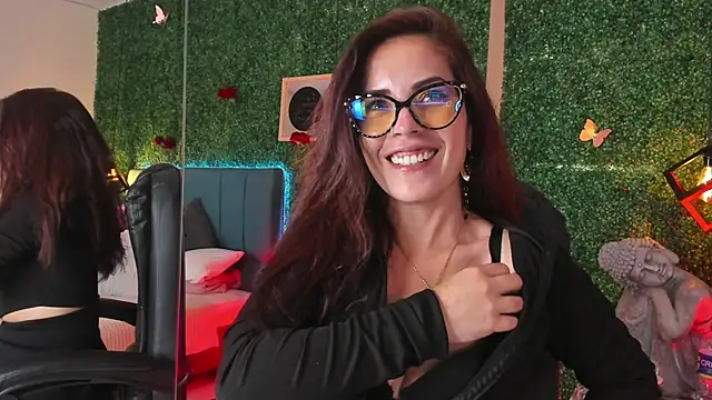 Linagh  online show from 04/16/26, 11:33