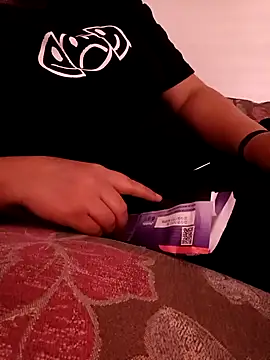 Snapshot of Mroma89six chatting on 10/31/25, 12:00 Mroma89six online show from 10/31/25, 12:00