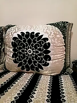 Snapshot of Mroma89six chatting on 12/03/25, 07:49 Mroma89six online show from 12/03/25, 07:49