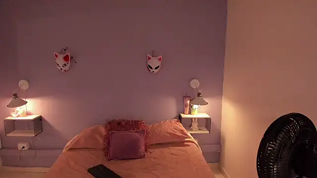 Snapshot of Zoe_Lynch_ chatting on 09/23/25, 11:46 Zoe Lynch online show from 09/23/25, 11:46