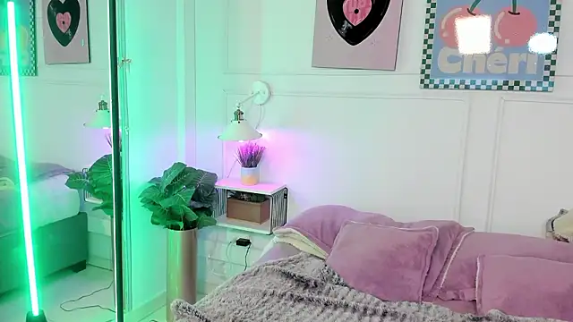 Zoe Lynch  online show from 03/13/26, 11:28