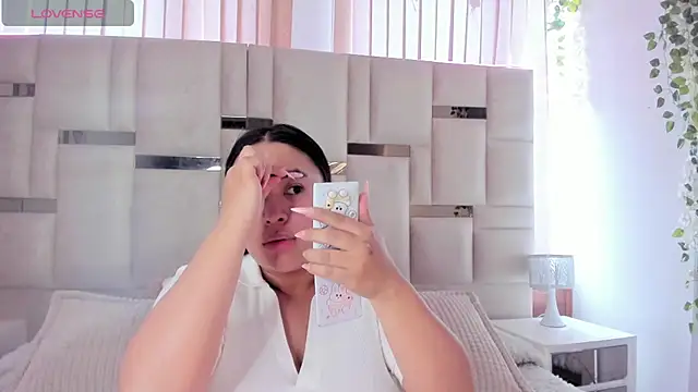 Zoey thompson online show from 09/27/25, 07:52