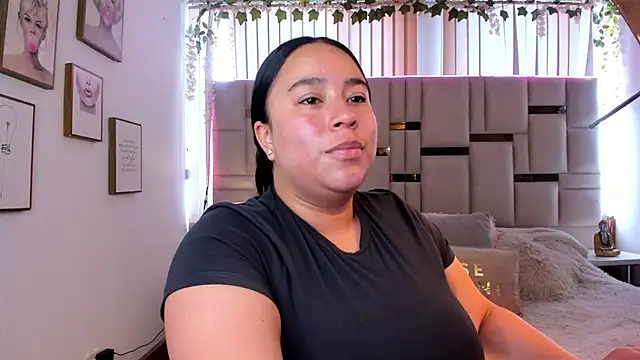 Zoey thompson online show from 03/07/26, 02:36