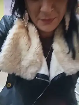 Snapshot of jadecristina chatting on 06/15/26, 10:56 jadecristina online show from 06/15/26, 10:56