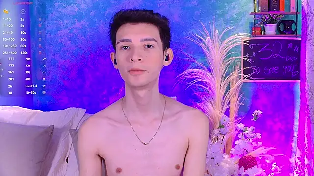 Snapshot of VicenteFerrer chatting on 09/22/25, 04:20 VicenteFerrer online show from 09/22/25, 04:20