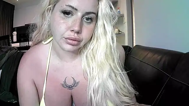 TiaDoll online show from 09/15/25, 07:25