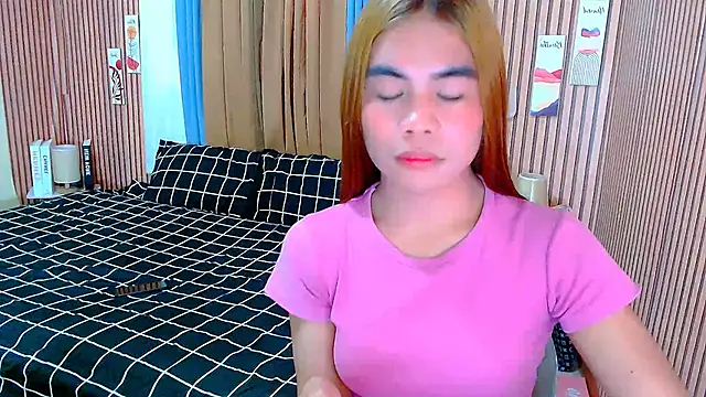 mikhaylahanderson online show from 11/22/25, 04:44