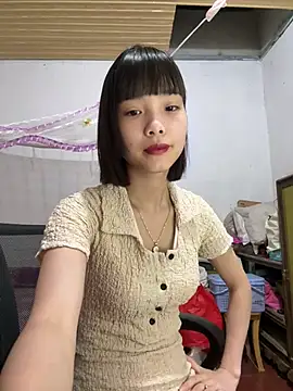 Snapshot of andymi1 chatting on 07/17/26, 02:18 andymi1 online show from 07/17/26, 02:18