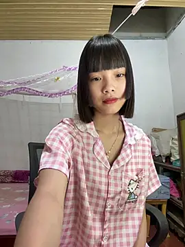 Snapshot of andymi1 chatting on 07/19/26, 02:48 andymi1 online show from 07/19/26, 02:48