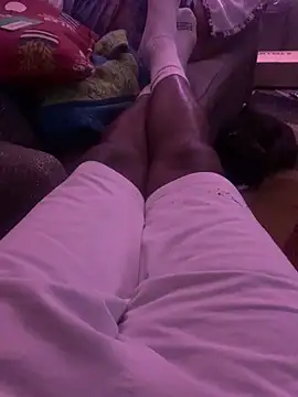 Snapshot of SirStrokesAllot chatting on 10/19/25, 04:35 SirStrokesAllot online show from 10/19/25, 04:35