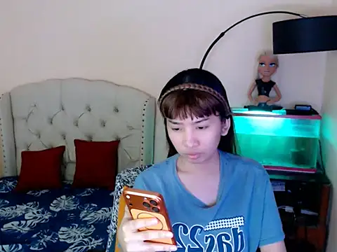 ShantalFoxxy  online show from 02/20/26, 06:26