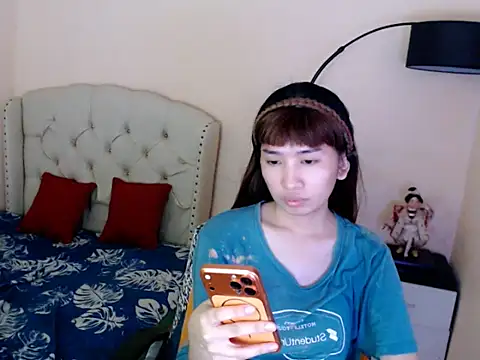 ShantalFoxxy  online show from 06/11/26, 12:32