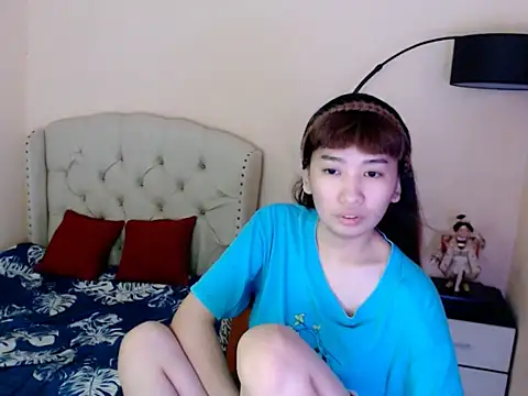 ShantalFoxxy  online show from 06/16/26, 02:47