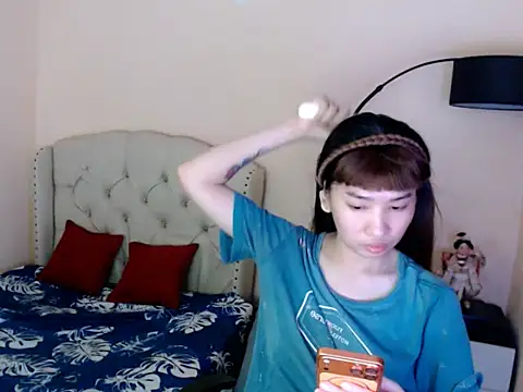 ShantalFoxxy  online show from 06/21/26, 06:49