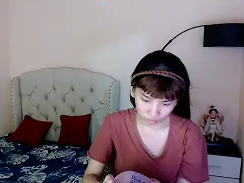 ShantalFoxxy  online show from 07/12/26, 12:45