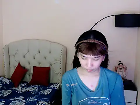 ShantalFoxxy  online show from 07/14/26, 06:51