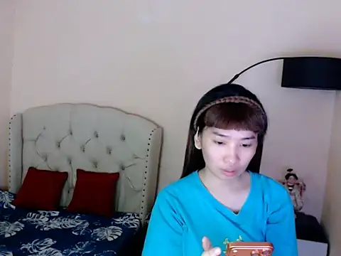ShantalFoxxy  online show from 07/18/26, 12:15