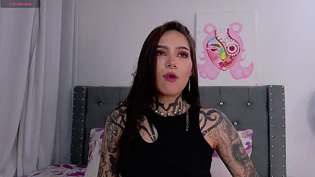 sara queen10 online show from 10/10/25, 01:48