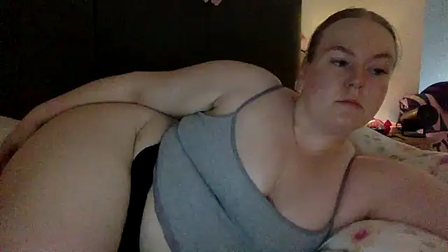 Snapshot of gracelovesxx chatting on 06/23/26, 06:00 gracelovesxx online show from 06/23/26, 06:00
