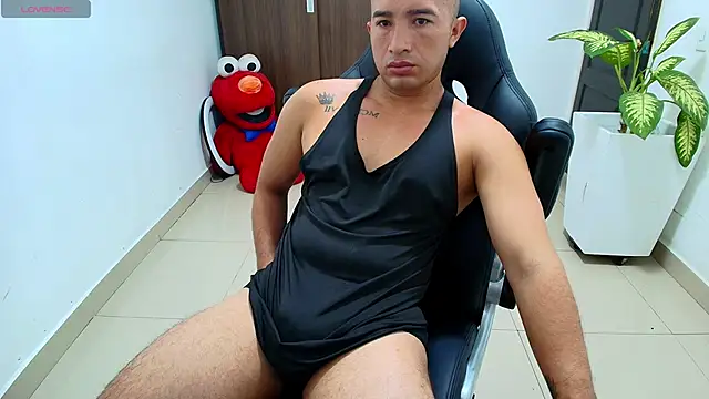 sebastian oconnor77 online show from 09/25/25, 12:42