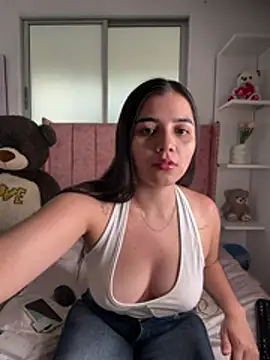 Snapshot of salomecute21 chatting on 06/10/26, 11:31 salomecute21 online show from 06/10/26, 11:31
