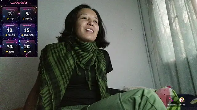 Natzu Choi online show from 10/31/25, 10:33