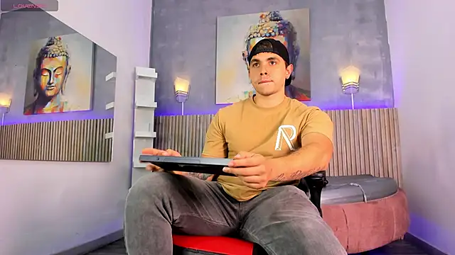 Snapshot of Liam_walk_ chatting on 09/21/25, 08:10 Liam walk online show from 09/21/25, 08:10