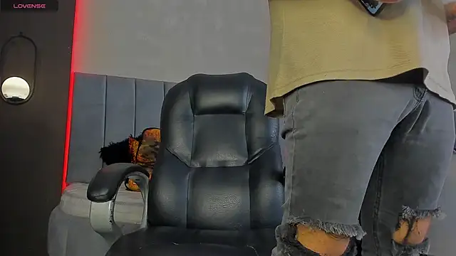 Liam walk  online show from 03/08/26, 02:04