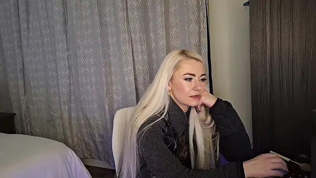 kinkylilsweetie online show from 11/04/25, 10:25