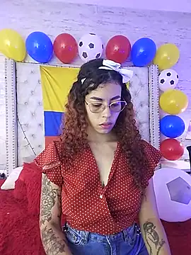 Snapshot of Pamelamiler__ chatting on 06/25/26, 01:15 Pamelamiler online show from 06/25/26, 01:15