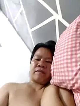 Snapshot of AsianbouncieGIRL chatting on 07/20/26, 11:51 AsianbouncieGIRL online show from 07/20/26, 11:51