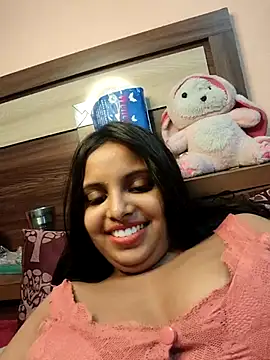 Snapshot of Maahhii_2 chatting on 04/27/26, 01:25 Maahhii 2 online show from 04/27/26, 01:25