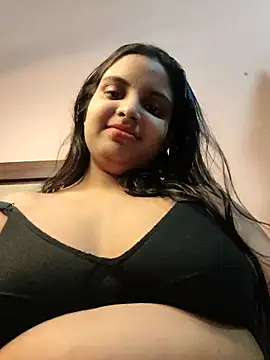 Snapshot of Maahhii_2 chatting on 04/27/26, 07:45 Maahhii 2 online show from 04/27/26, 07:45