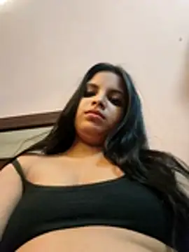 Snapshot of Maahhii_2 chatting on 05/16/26, 07:34 Maahhii 2 online show from 05/16/26, 07:34