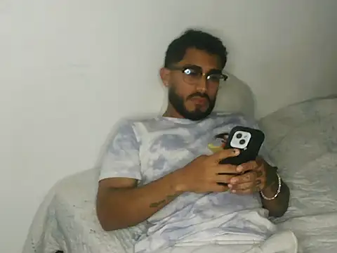 TU-MORENOO online show from 11/19/25, 03:06