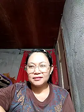 Everleigh mom online show from 10/29/25, 11:12