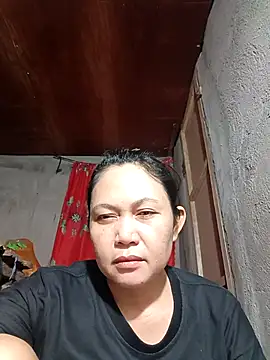 Everleigh mom online show from 11/02/25, 09:44