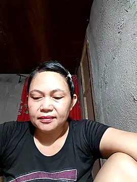 Everleigh mom online show from 12/17/25, 10:05