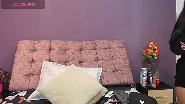 KateWelsin online show from 12/01/25, 07:41