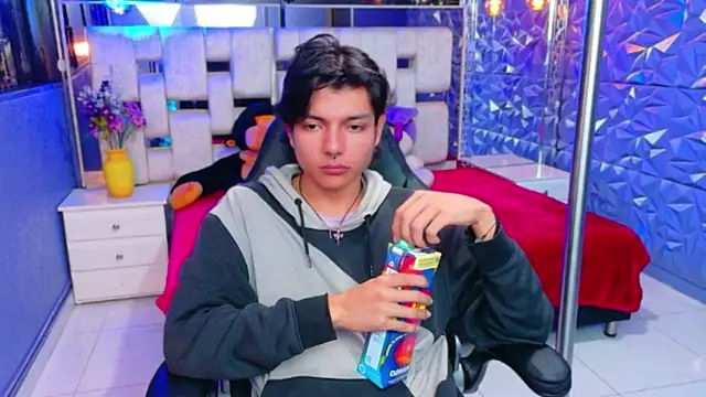 alandelrey57 online show from 03/31/26, 02:24