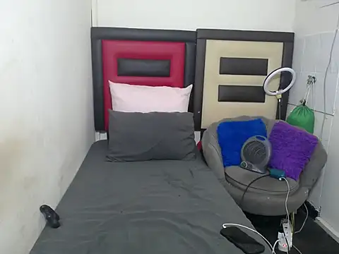 Lsnickykhanyile online show from 02/10/26, 12:48