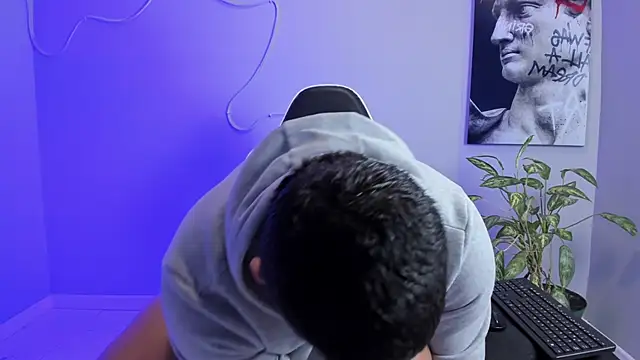 Snapshot of Maximus_Steel chatting on 09/14/25, 11:31 Maximus Steel online show from 09/14/25, 11:31