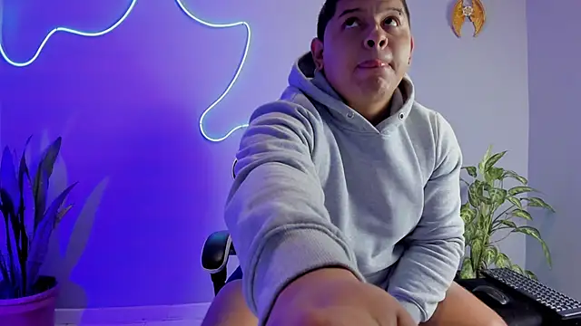 Snapshot of Maximus_Steel chatting on 10/02/25, 10:55 Maximus Steel online show from 10/02/25, 10:55