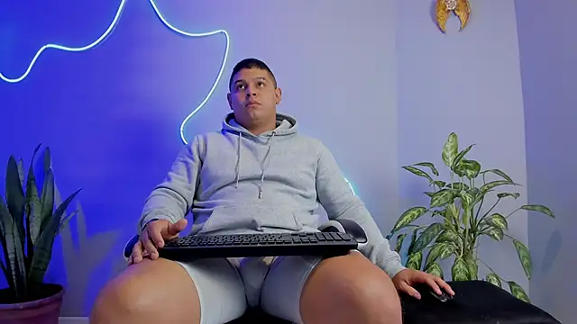 Snapshot of Maximus_Steel chatting on 10/13/25, 11:10 Maximus Steel online show from 10/13/25, 11:10