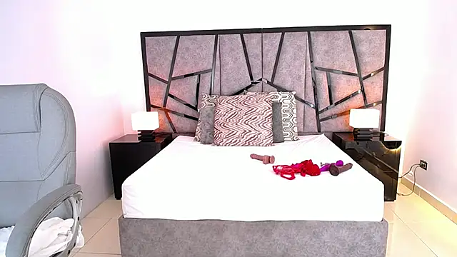 JeinnoveMontenegr0 online show from 02/15/26, 07:51