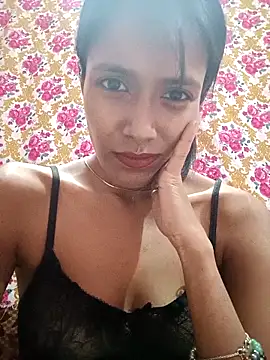 Snapshot of hornylizia123 chatting on 05/20/26, 02:45 hornylizia123 online show from 05/20/26, 02:45