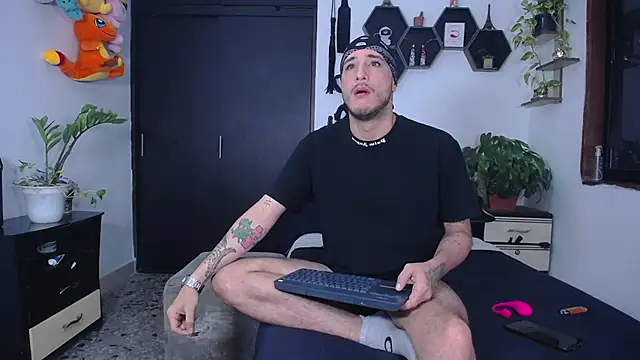 Borsalino Adam online show from 10/19/25, 06:08