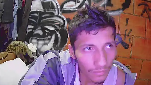 Snapshot of alexandercruz chatting on 05/22/26, 11:32 alexandercruz online show from 05/22/26, 11:32